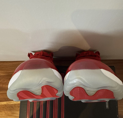 Nike Air Jordan 11 Retro Win Like 96 (Usado)