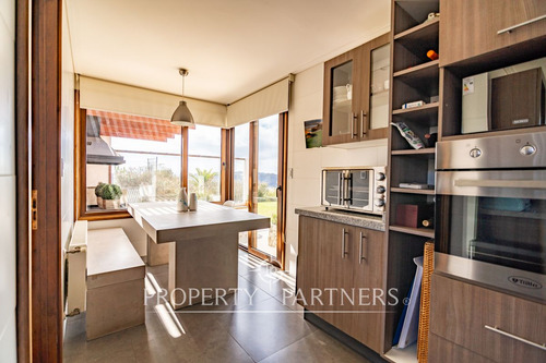 Increíble Casa Mediterranea En Venta Con Gran Terr...