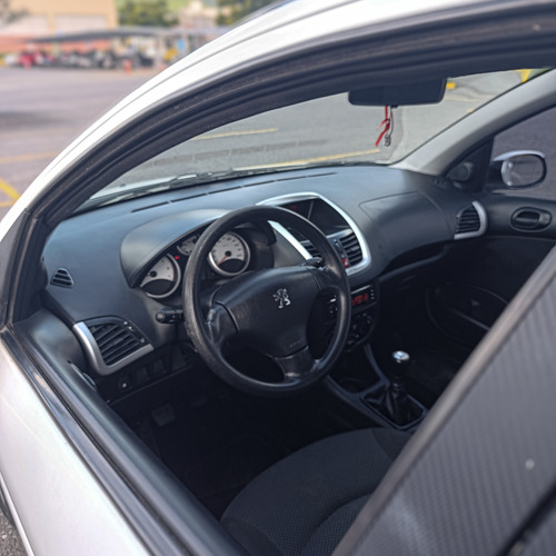 Peugeot 207 1.4 Sedan Allure 75cv