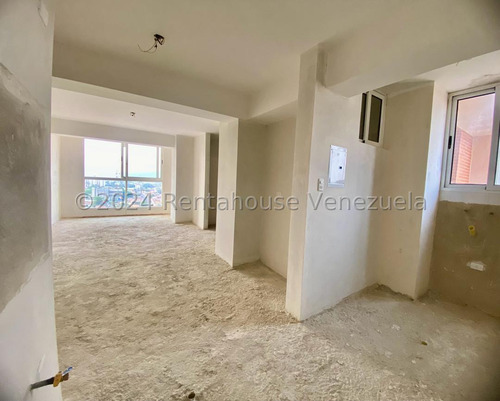 Renta House Trae Para Ti, Espectacular Apartamento En Venta En Obra Gris, Para Ser Remodelado A Tu Gusto. Ideal Para Ti Que Buscas Modernismo Y Comodidad. Maritza Lucena Tu Asesora De Confianzaa