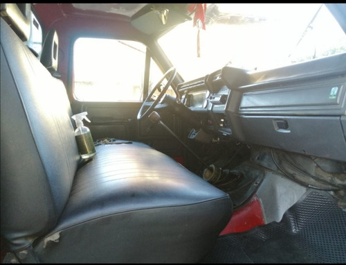 Ford F-700 D