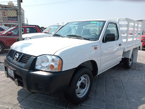 Nissan NP300 2.4 Estacas Dh Mt