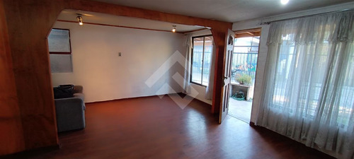 Casa En Venta De 3 Dorm. 2 Baños En Maipú