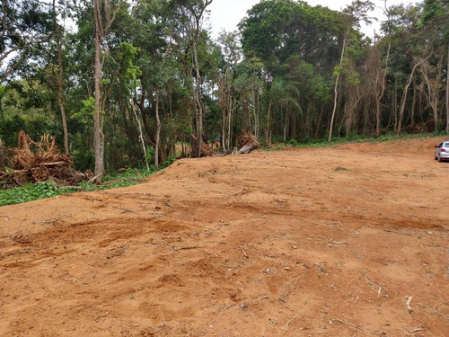 Terreno Condomínio Fechado Onde Você Pode Sentir O Ar Puro E Ter Toda A Tranquilidade De Morar Em Um Ambiente Recluso, Você Consegue Chegar Ao Centro Da Cidade E Se Mantém Perto De Tudo Que Precisa.