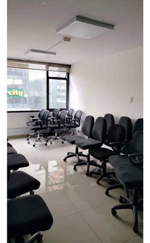 Oficina 360 M2 En Arriendo, Centro Internacional