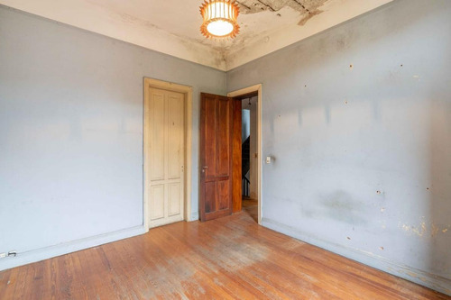 Venta Casa 5 Ambientes A Refaccionar !!!