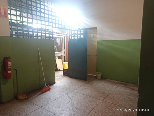Venta Fondo De Comercio De Super Mercado En El Placer De Baruta. Totalmente Activo Inf. Ma. Fda. Varela