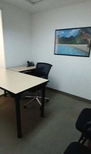 Oficina En Business Center, Alquiler, 9m2, 2p/trabajo