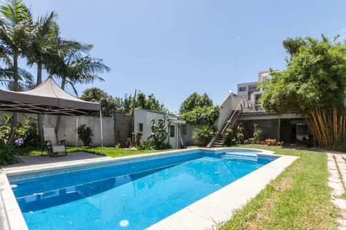 Venta Casa 4 Ambientes Cochera Jardín Piscina