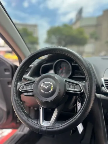 Mazda 3 GRAND TOURING 2.0 MT