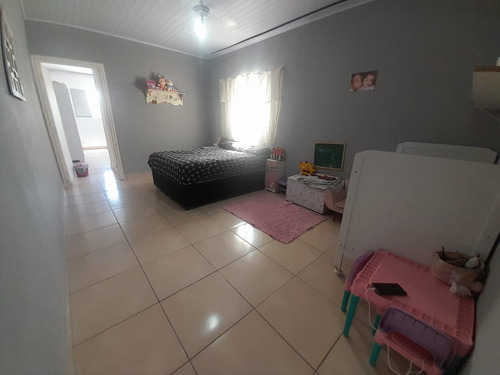 Casa De 7 Cômodos,2 Quartos 2 Banheiros 3 Salas