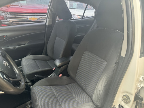 Toyota Yaris 1.5 Core Sedan Mt