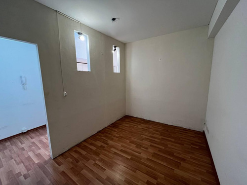 Venta Departamento 2 Amb Con Cochera En Alsina Y Av. Maipú, Florida Este