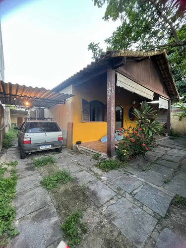 Casa De 3 Quartos Com Quintal E Churrasqueira.