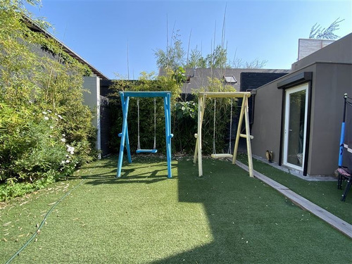 Casa En Venta De 3 Dorm. En Vitacura