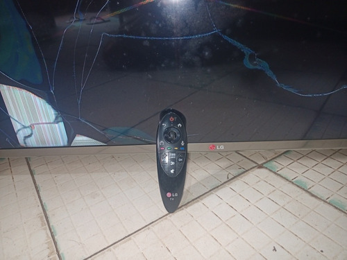 Imagem 2 de 5 de Tv LG Tela Quebrada Modelo 47lb6500 3d