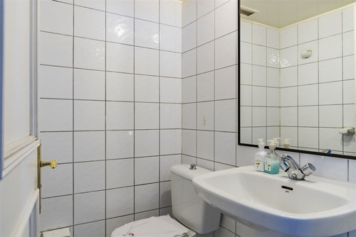 Departamento En Venta De 2 Dorm. En Las Condes