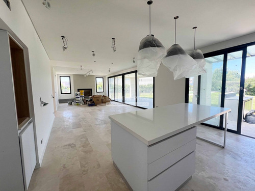 Excelente Casa En Venta A Estrenar 4 Dormitorios-ayres Plaza