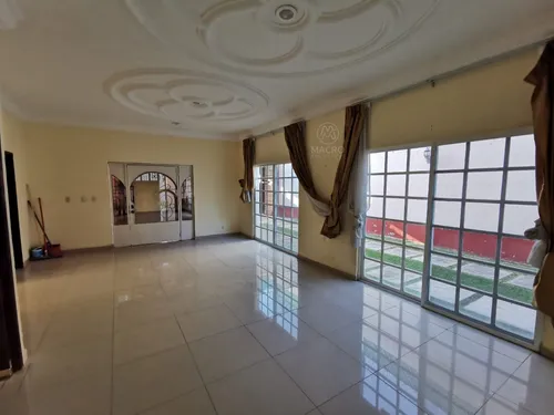 Casa En Venta En Manantiales