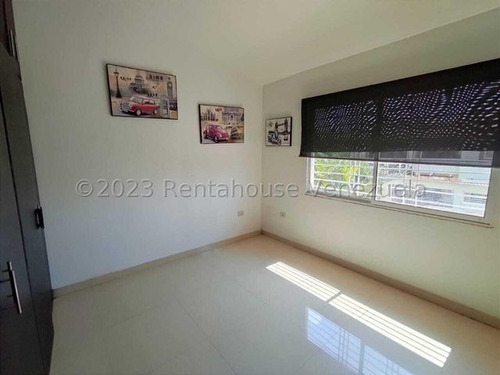 Imagen 14 de 23 de Espectacular Townhouse En Venta Urb. Los Girasoles Maracay 23-19053 Ejc