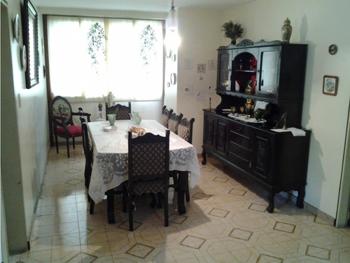 En Las Acacias Se Vende Excelente Apartamento