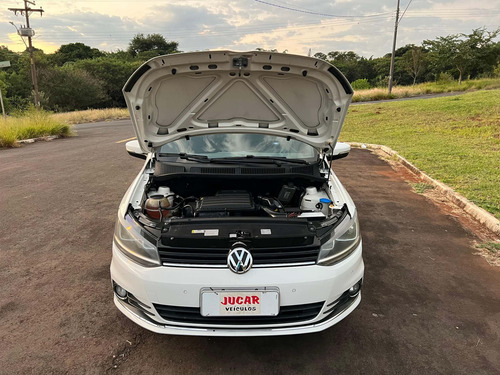 Imagem 12 de 13 de Volkswagen Fox Highline 1.6 16v Msi (flex)