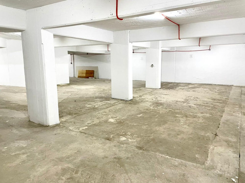 Imagen 3 de 16 de Oportunidad · Venta De Amplio Depósito