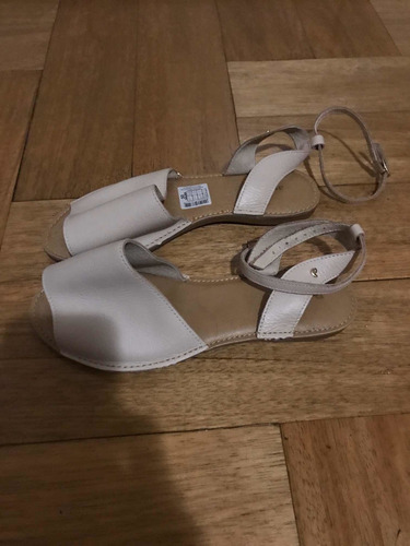 Sandália Pampili Bege Tamanho 33