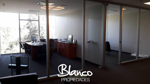 Oficina En Edificio De Categoría En Pilar - Paralelo 50