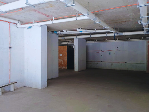 Local Comercial Amplio Con Terraza En Providencia, Placa Com