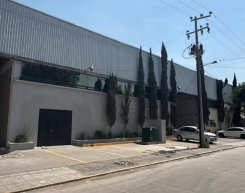 Bodega En Renta De 2,000m2 En Tultitlan Estado De México. La Bodega Se Ubica A Unas Cuadras Del Circuito Exterior Mexiquense.