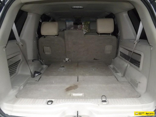 Ford Explorer .
