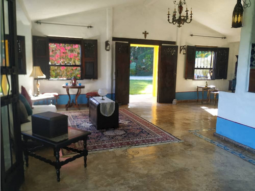 Casa En Venta De Estilo Español La Suiza San Antonio