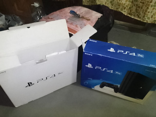 Caja De Play 4 Pro Packaging