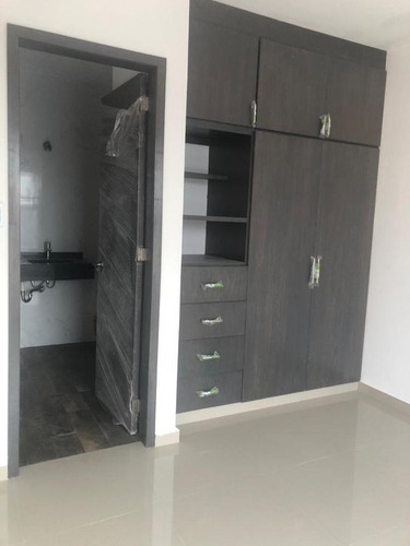 Imagen 4 de 20 de Lomas De La Rioja, Casa En Venta Con Recámara Eh Planta Baja Y Roof Garden Con Espectacular Vista