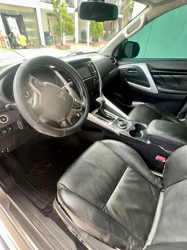 Mitsubishi Montero 2.5 215 hp