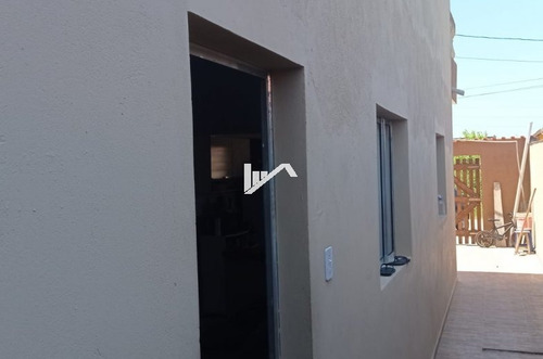 Imagem 2 de 5 de Casa Sobreposta, Aceitando Financiamento!