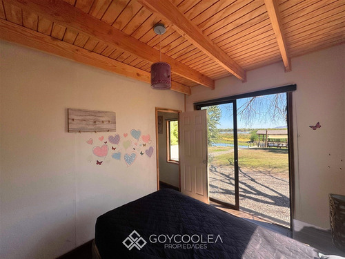 Casa En Venta De 2 Dorm. En Las Cabras