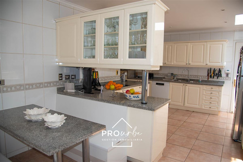 Casa En Arriendo De 5 Dorm. En Las Condes
