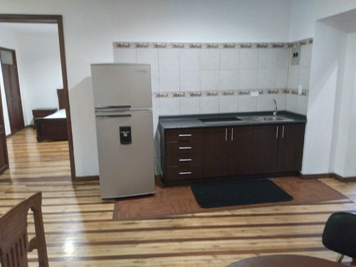 Imagen 1 de 5 de Suite Amoblada, Barrio La Loma Grande, Centro De Quito.