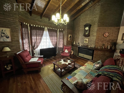 Imagen 4 de 24 de Venta De Casa 3 Ambientes Con Fondo Libre Y Piscina En Don Bosco (21581)