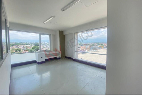Local Comercial En Renta En Plaza Novum, Jiutepec Ideal Para Negocios De Alto Perfil