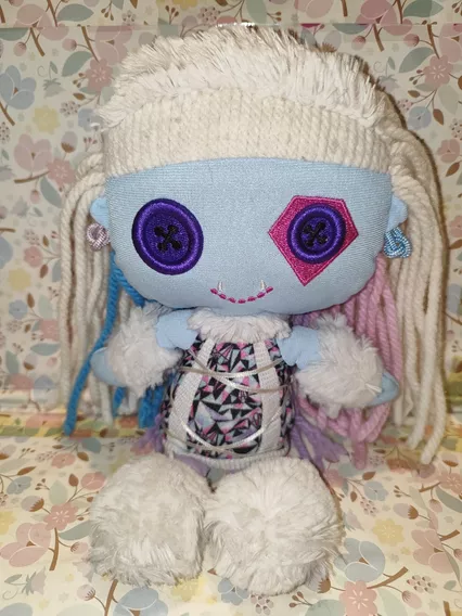 Muñeca Abbey Bominable Monster High Peluche Vintage