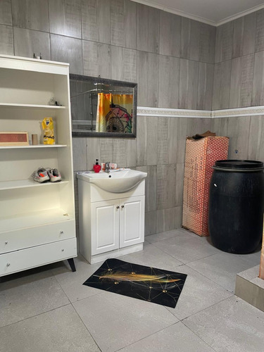 Venta De Amplia Casa, Terreno De 500m2 3d 2b, En La Florida