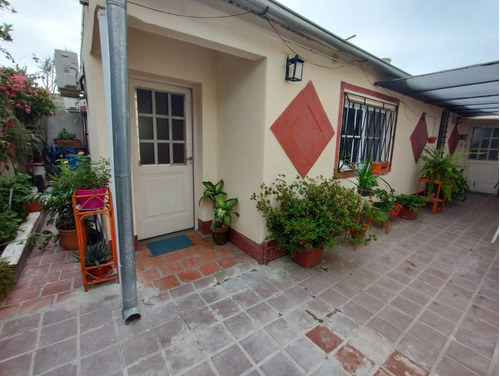 Casa Interna De Dos Dormitorios Y Patio, Santa Fe