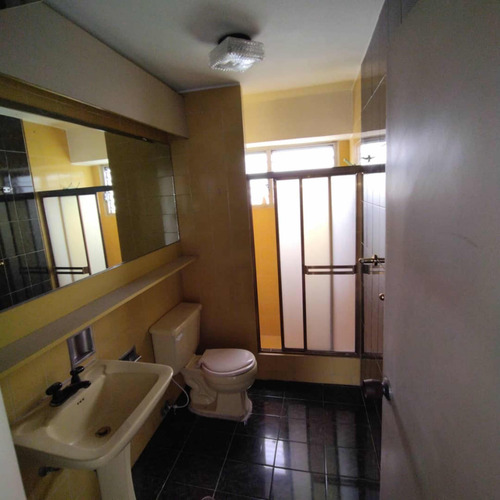 Apartamento En Los Sauces, Av Bolívar - Parque Kerdell Atm