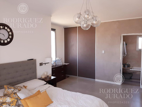 Impresionante Casa En Venta En El Country San Sebastian!
