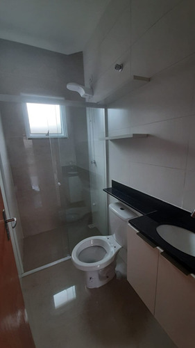 Imagem 11 de 16 de Casa Em Condominio Com Piscina