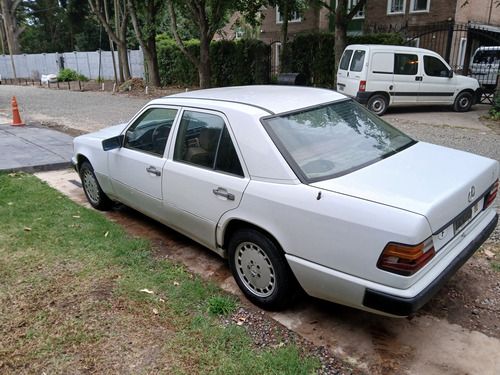 Mercedes-Benz 230 2.3 E