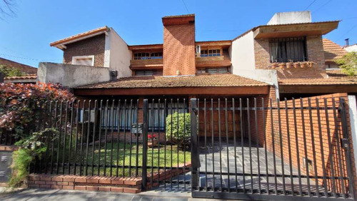 Chalet En Venta En Haedo Sur